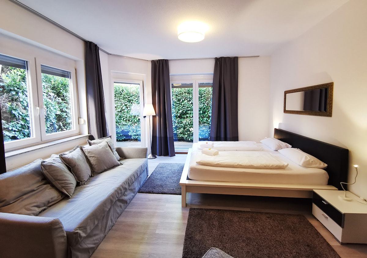 Studio mit Balkon
